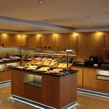 Days Inn By Wyndham Istanbul Arnavutkoy Buitenkant foto