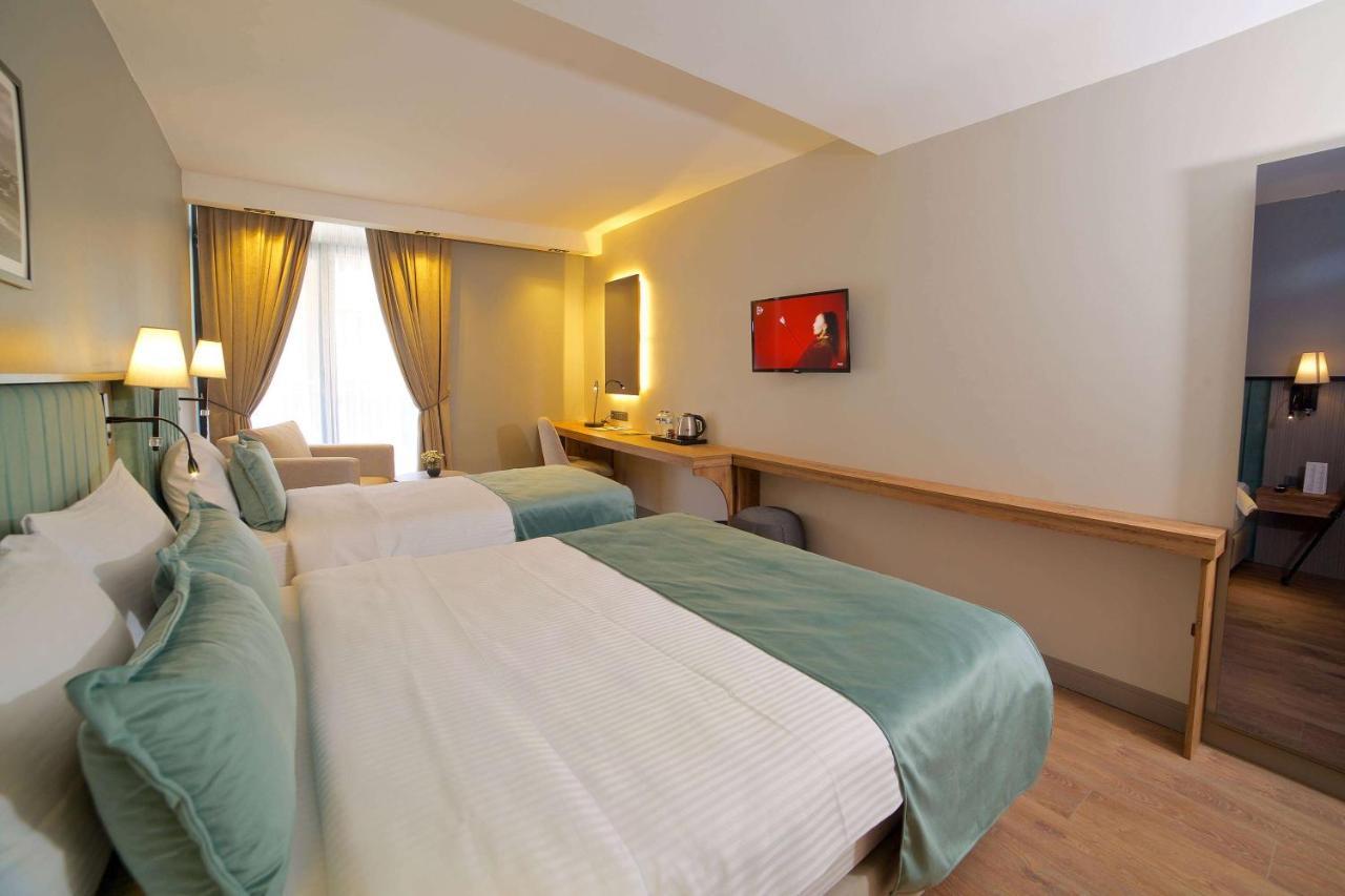 Days Inn By Wyndham Istanbul Arnavutkoy Buitenkant foto