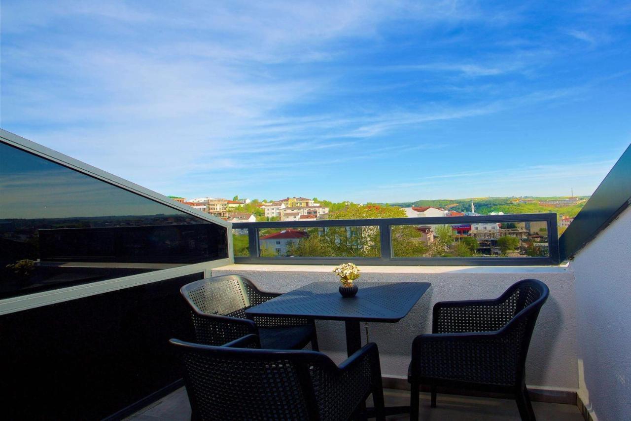 Days Inn By Wyndham Istanbul Arnavutkoy Buitenkant foto