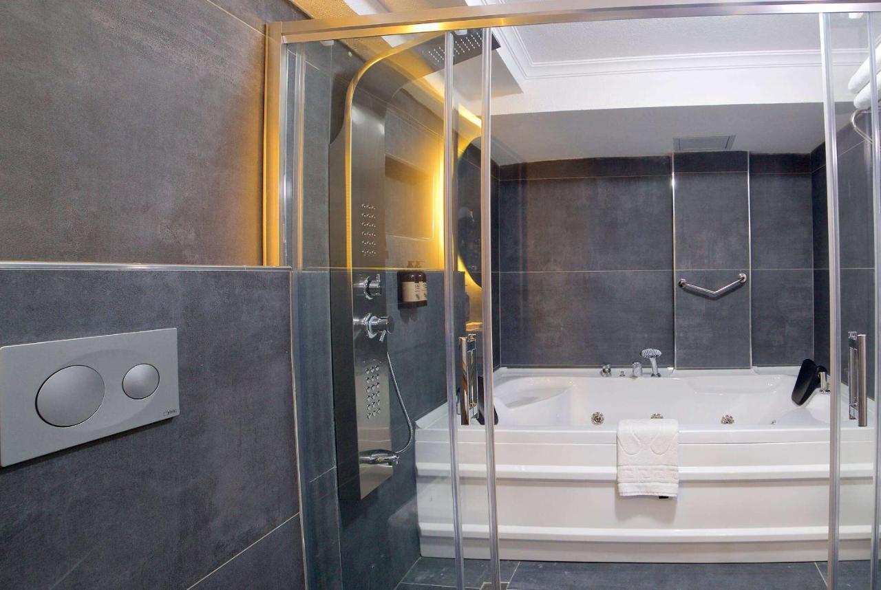 Days Inn By Wyndham Istanbul Arnavutkoy Buitenkant foto