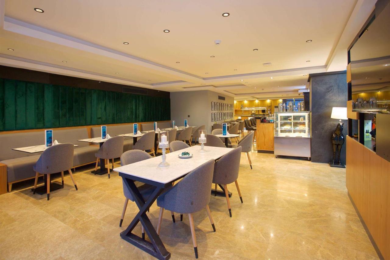 Days Inn By Wyndham Istanbul Arnavutkoy Buitenkant foto