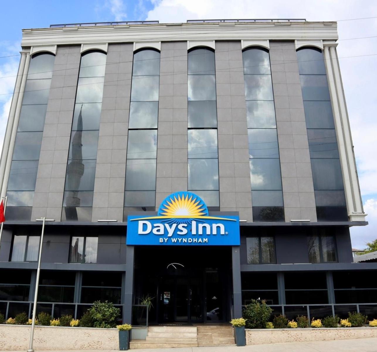 Days Inn By Wyndham Istanbul Arnavutkoy Buitenkant foto